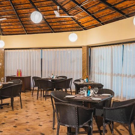 קולבה Coconut Grove Beach Resort מראה חיצוני תמונה